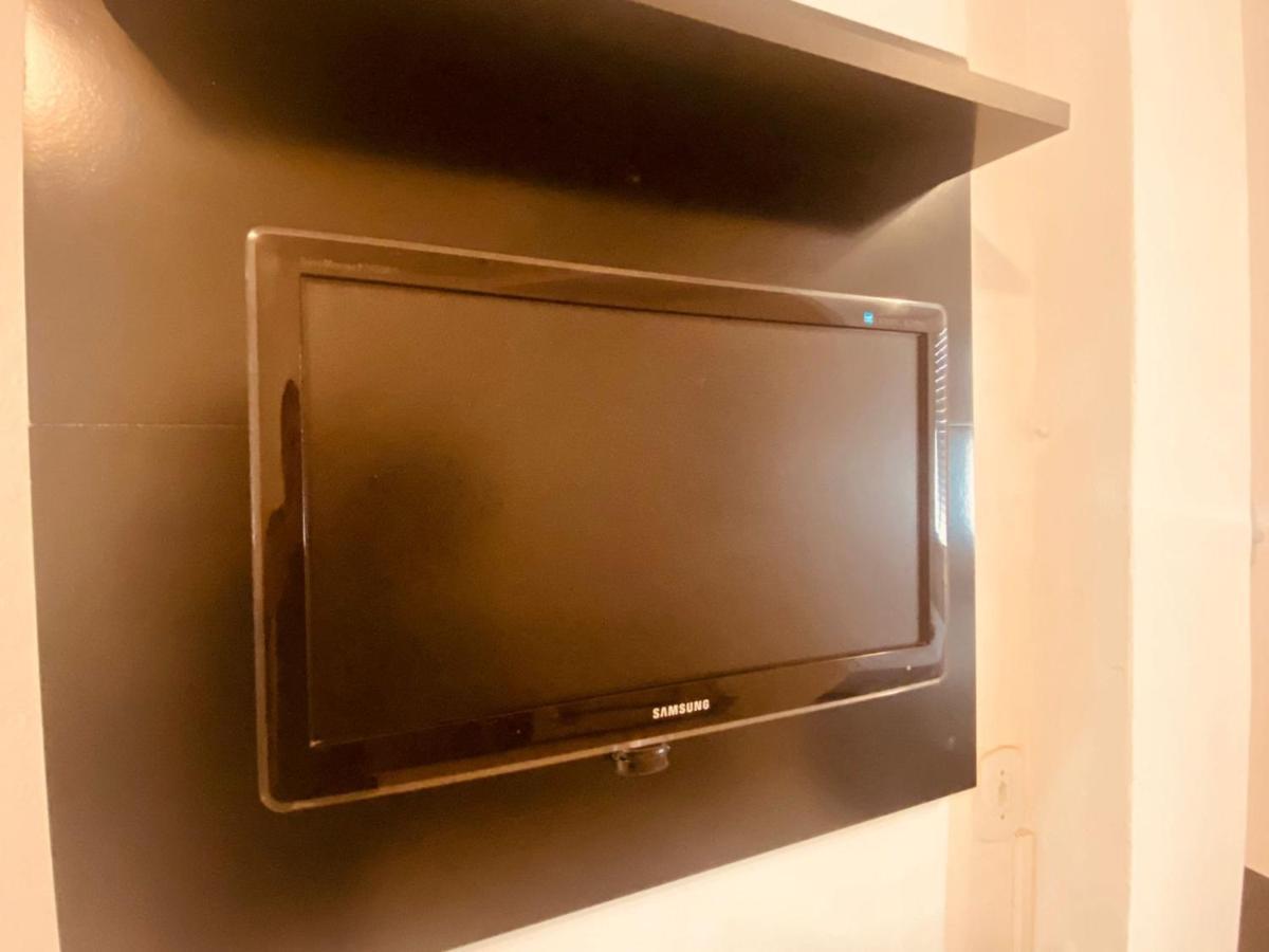 Apartamento Com Entrada Na Av Atlantica De Copacabana, Proximo De Ipanema, Ar , Wi-fi E Netflix, Pauloangerami Aa3806